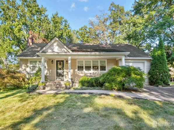 52 Brookside Ter, Clark, NJ 07066