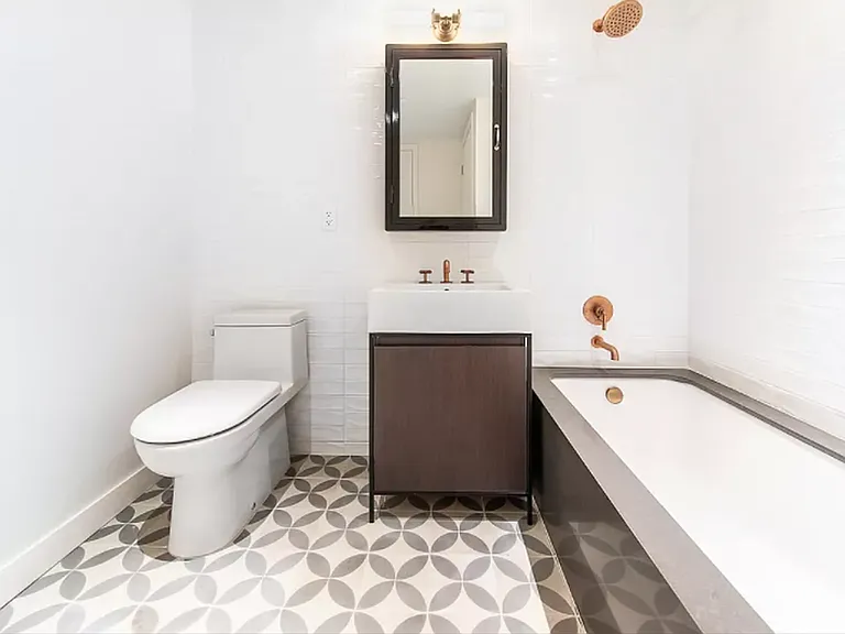 630 Lorimer St #401 — Photo 8