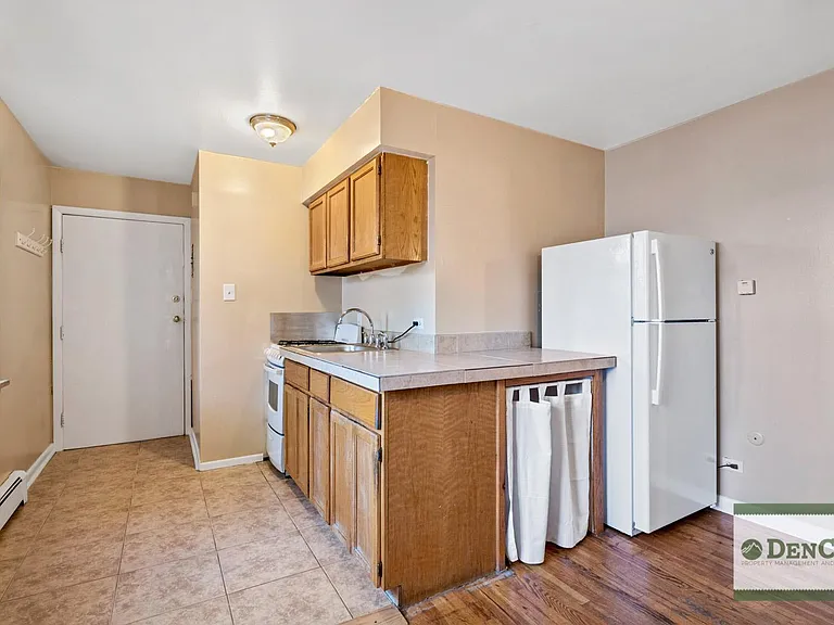 1840 Vine St #4 — Photo 7