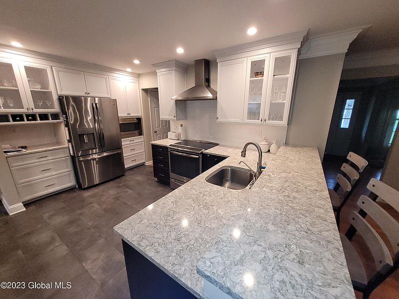 4th image of 105 Cobble Hill Drive