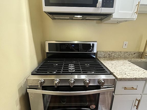 3rd image of 41 N Court St #5