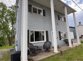 6437 Tuscarawas Rd, Midland, PA 15059