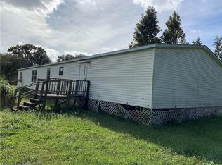 439 Monroe St, Bowling Green, FL 33834