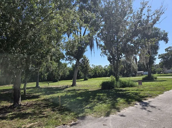 34 Silver Sand Rd, Frostproof, FL 33843