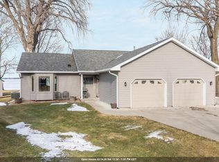 9302 Blanco Rd, Winneconne, WI 54986