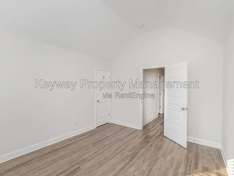 319 Sumac Trl — Photo 17
