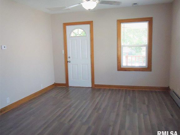 5th image of 117 S Birchwood Ave