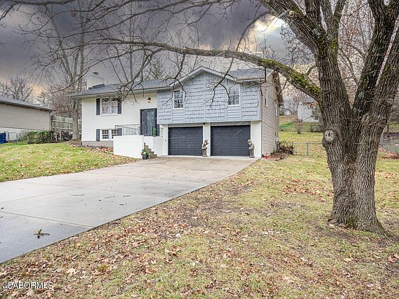 3rd image of 4809 Angelia Ave
