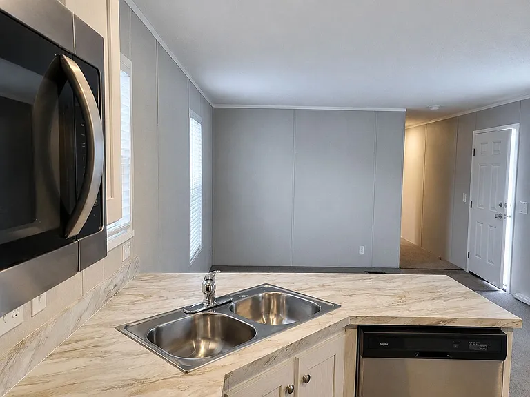 68 Ash Ave #68 — Photo 3