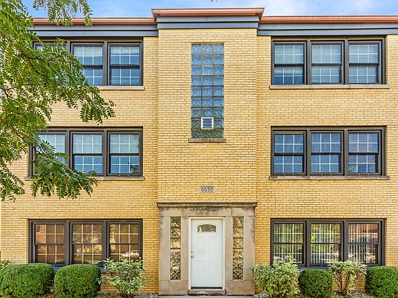 2nd image of 6638 N Northwest Hwy APT 3E