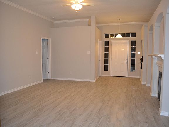 5th image of 7034 Clustering Oak Ct