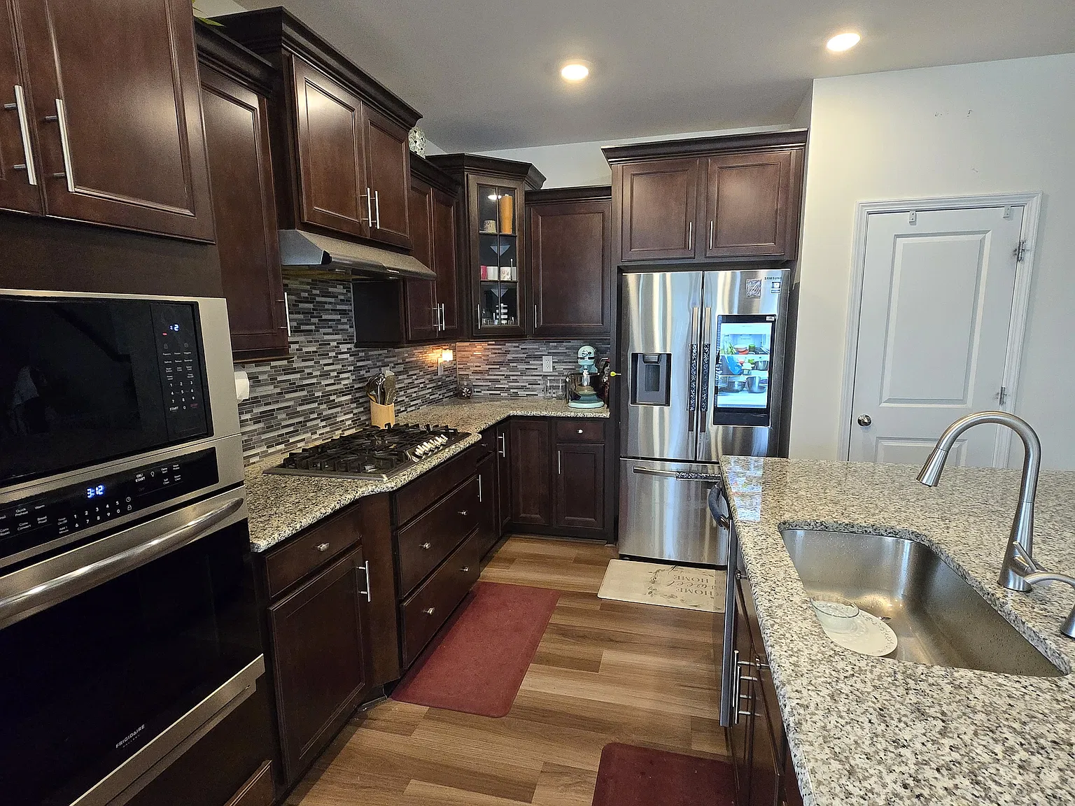 6 bed, 3640 sqft, $2,800 — Photo 4