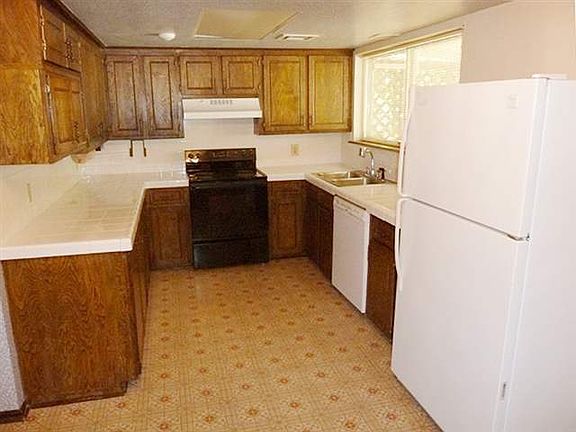 5th image of 4616 NE Bell Ave