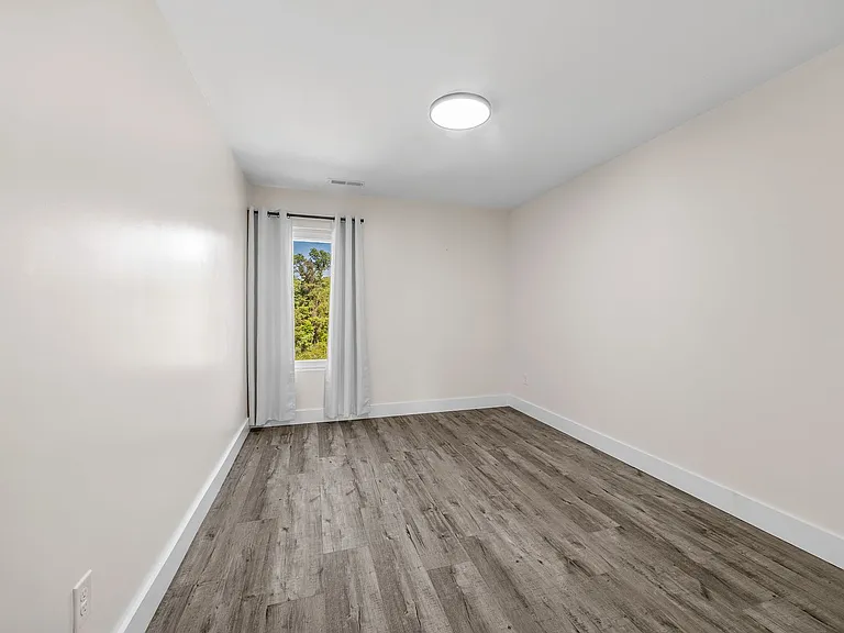 32 Beverly Hills Dr — Photo 21