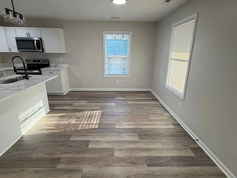 2269 Aragon St — Photo 7