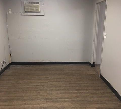 4th image of 4816 N Clark Ave