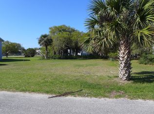 2404 Murray St, Edisto Island, SC 29438