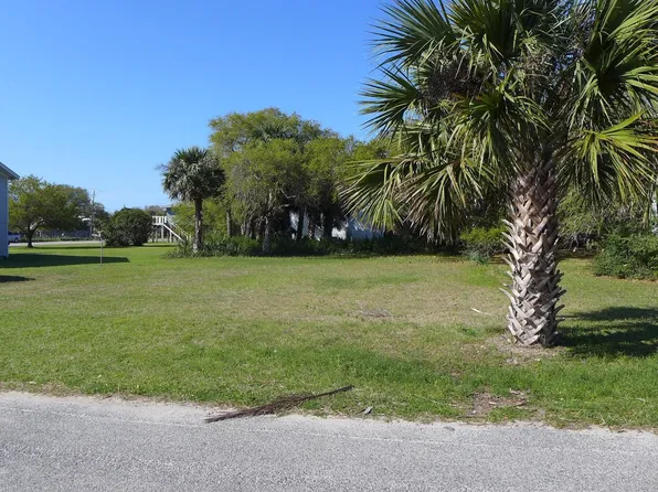 2404 Murray St, Edisto Island, SC 29438