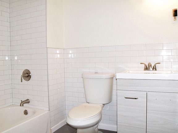 2nd image of 397 Communipaw Ave APT 3