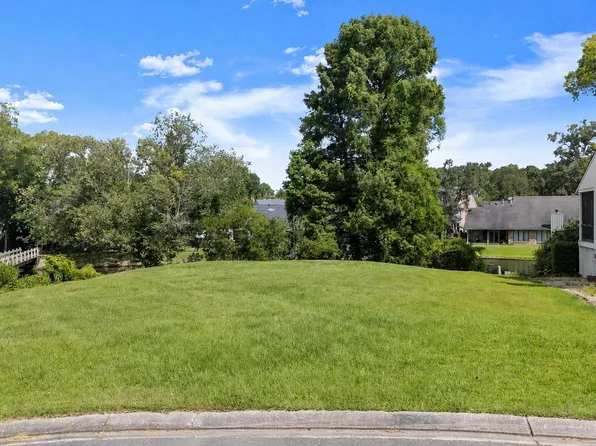 1211 Thoreau Dr, Baton Rouge, LA 70808