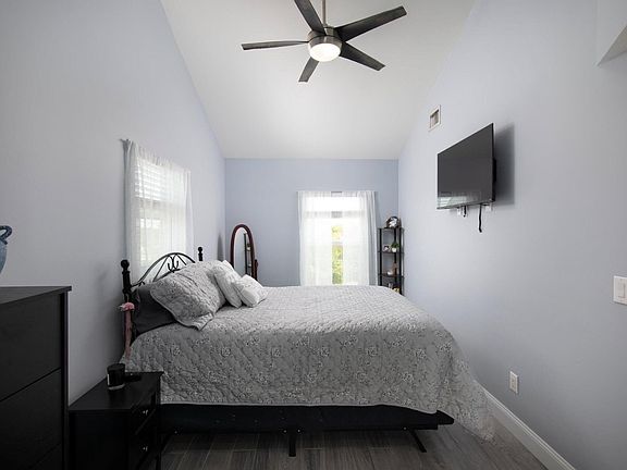 5th image of 34 Pelican Ln