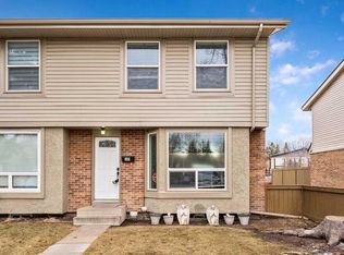 123 W Queensland Dr SE #147, Calgary, AB T2J 5J4