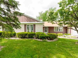 9332 Covington Rd, Fort Wayne, IN 46804