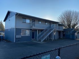 1614 Walnut St, Everett, WA