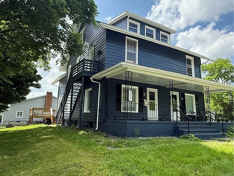 247 Princeton Ave — Photo 2
