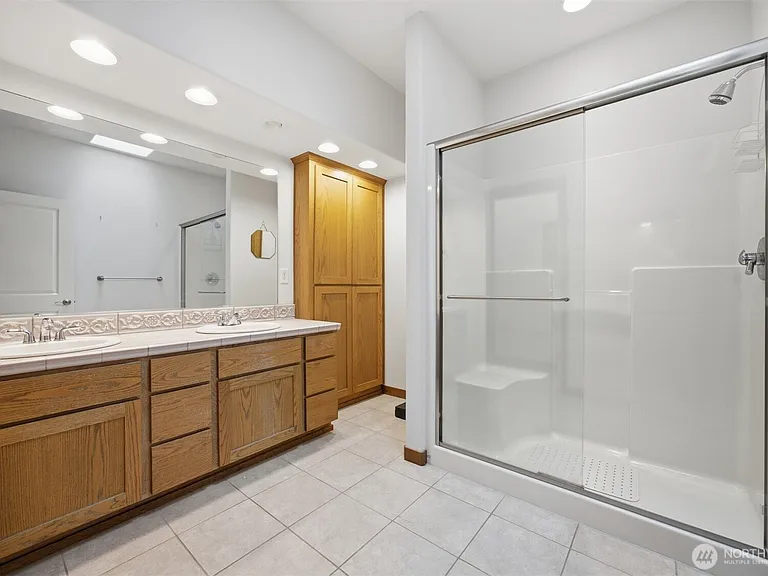237 Creekview Crst — Photo 18