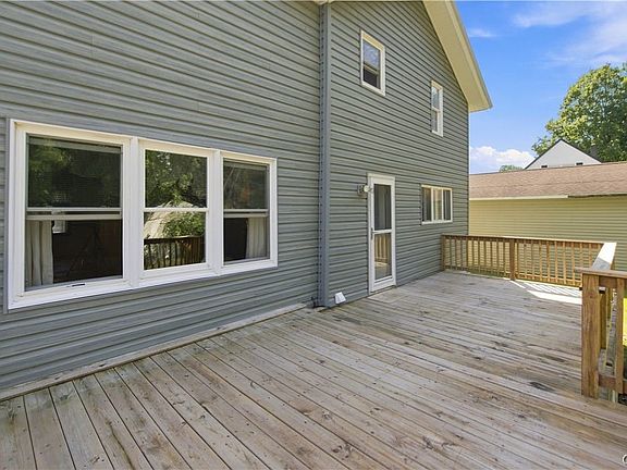 5th image of 367 Fulton St
