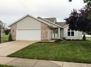 207 E Northlawn Dr, Cottage Grove, WI 53527