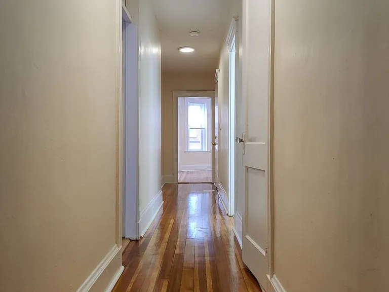 10 Barrows St #2 — Photo 6