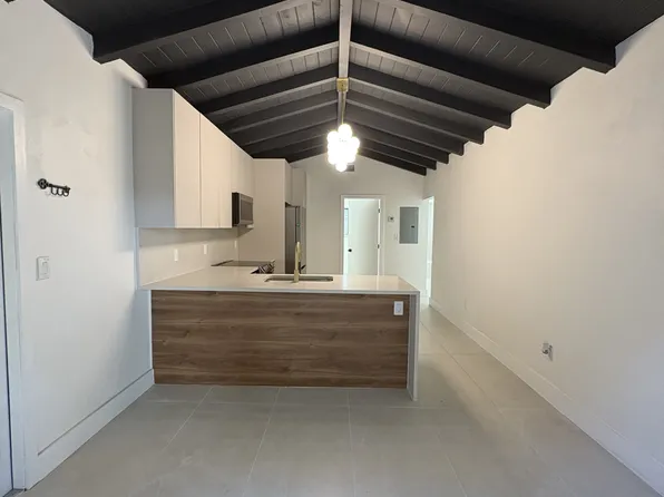 1041 NW 48th St, Miami, FL 33127