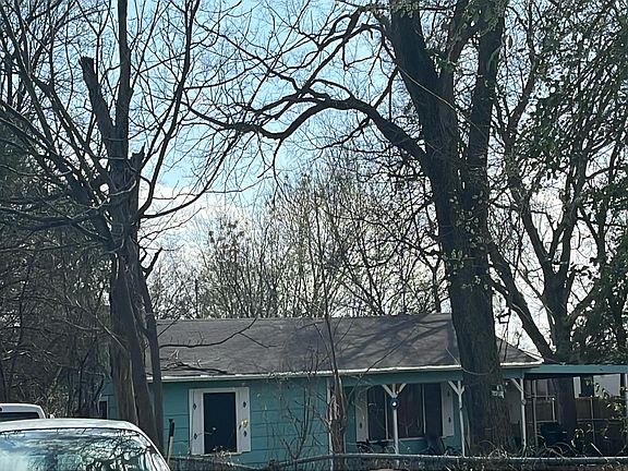 3rd image of 109 W Kirby St