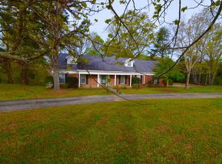 238 Lakewood Dr E, Jackson, TN 38305