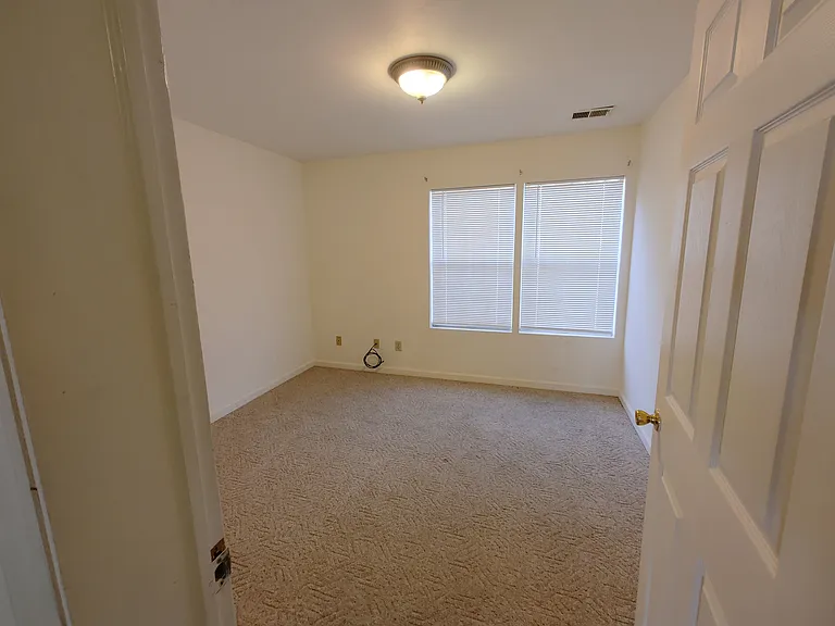 813 Apperson Dr — Photo 7