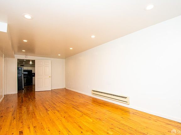 4th image of 1956 20th Ave #B