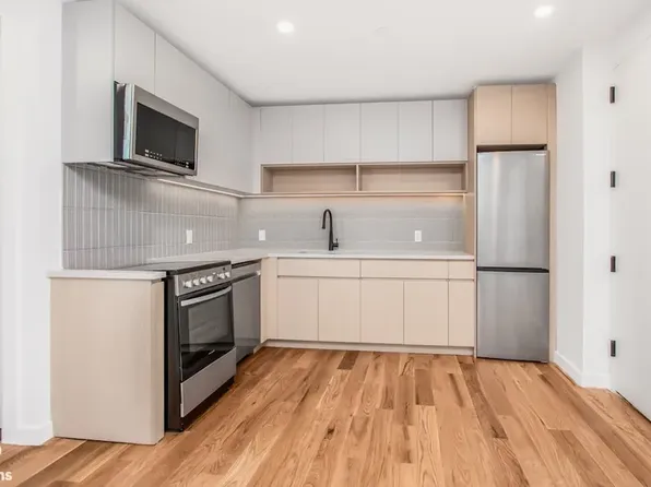 205 Cabrini Boulevard image 11 of 20