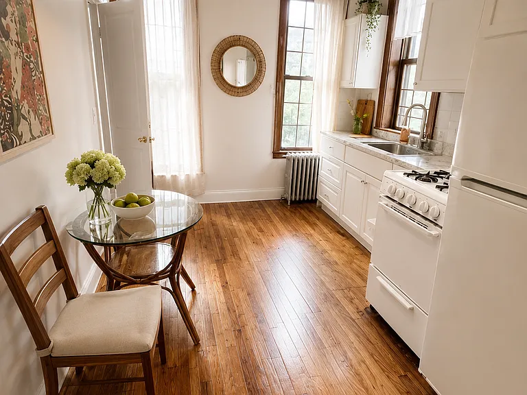 35 Beaver St #3L — Photo 4