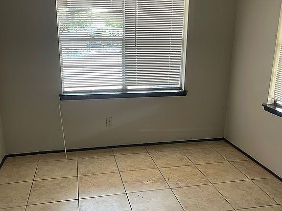 2nd image of 258 Shary Ave