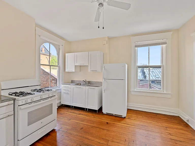 225 Orchard St — Photo 11
