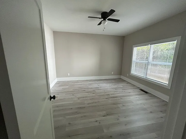 2510A Senate St — Photo 24