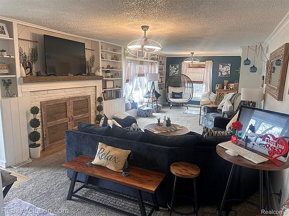 5th image of 3034 W Oregon Rd