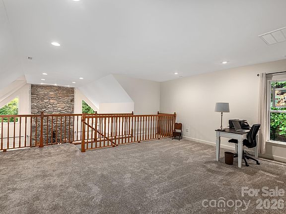 20th image of 420 Chimney Rock Dr