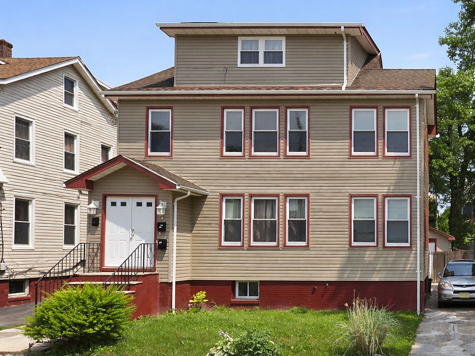 1st image of 130-132 Ellery Ave #3