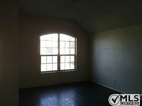 2nd image of 1311 Falcon Hollow Ln