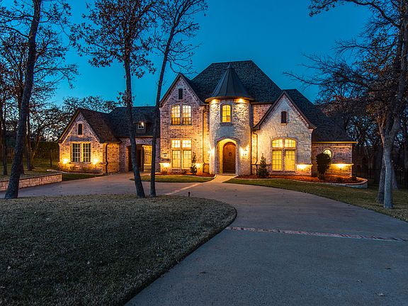 2nd image of 612 Silver Spur Dr
