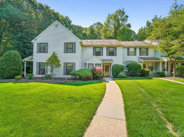 2802 Cricket Cir, Edison, NJ 08820