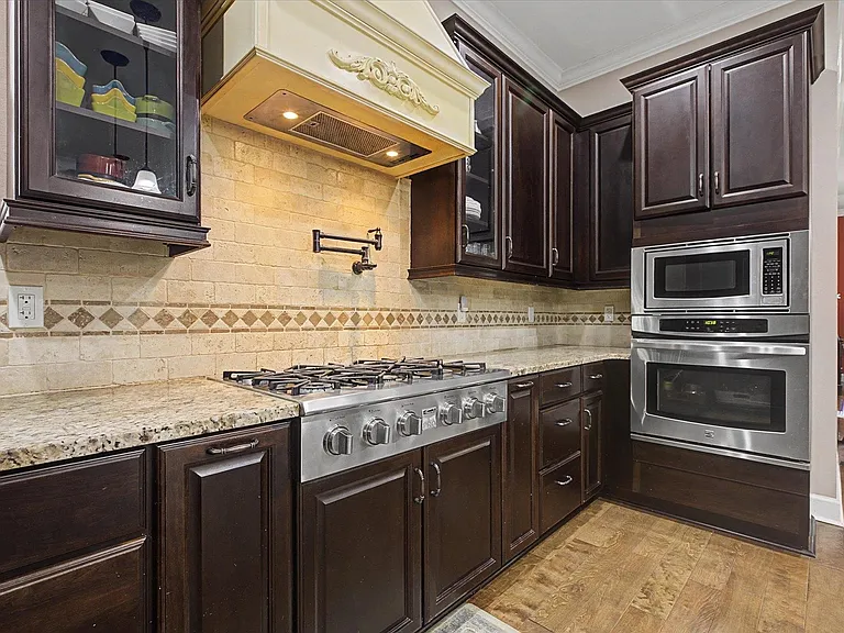 3078 Dickinson Dr — Photo 11